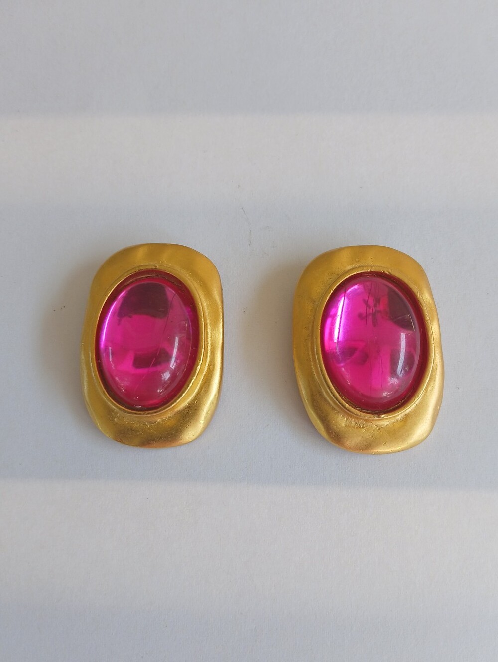 Bold Chunky Hammered Matte Gold Giant Pink Cabochon Vintage Clip-on Earrings